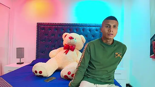 Damian and roxanne online show from 10-13-25, 12:38