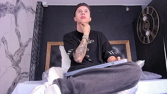 liaamsmiith  online show from 09-29-25, 12:32