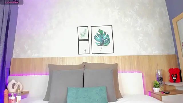 Snapshot of mia_gate chatting on 10-01-25, 12:22 mia gate online show from 10-01-25, 12:22