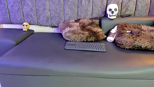 Snapshot of Rowan_Mills chatting on 09-21-25, 08:21 Rowan Mills online show from 09-21-25, 08:21