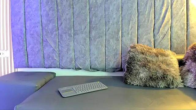 Snapshot of Rowan_Mills chatting on 09-27-25, 09:20 Rowan Mills online show from 09-27-25, 09:20