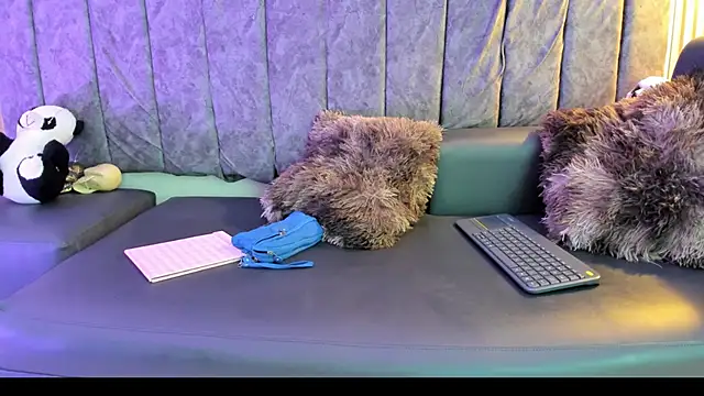 Snapshot of Rowan_Mills chatting on 10-04-25, 08:18 Rowan Mills online show from 10-04-25, 08:18