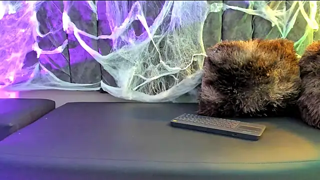 Snapshot of Rowan_Mills chatting on 10-11-25, 08:18 Rowan Mills online show from 10-11-25, 08:18