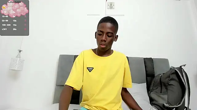 Snapshot of Alan_blacke chatting on 11-05-25, 08:53 Alan blacke online show from 11-05-25, 08:53