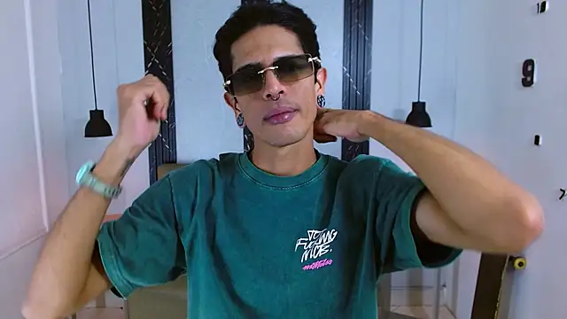 Franvill Trato online show from 11-22-25, 07:57