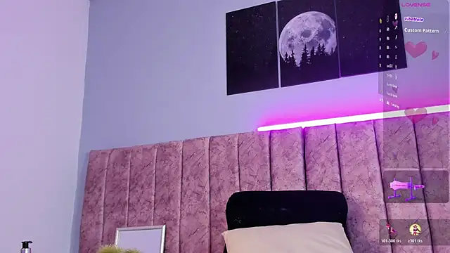 Niicolle Evanss online show from 11-10-25, 08:08