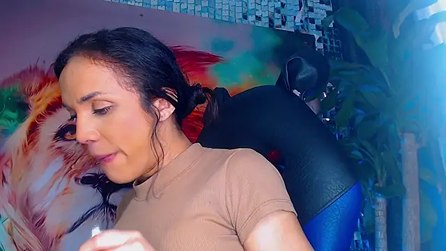 Snapshot of Cristal_Gem1 chatting on 12-02-25, 12:32 Cristal Gem1 online show from 12-02-25, 12:32