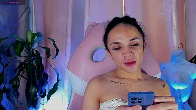 Cristal Gem1 online show from 06-25-26, 07:51