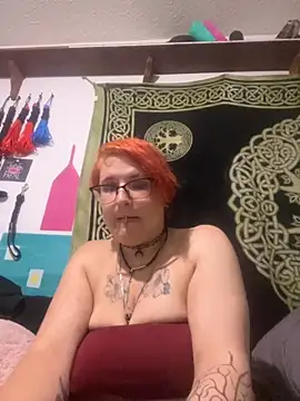 Snapshot of Harleesinn chatting on 09-17-25, 09:27 Harleesinn online show from 09-17-25, 09:27