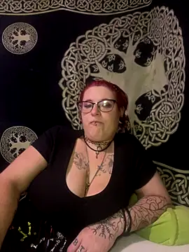 Snapshot of Harleesinn chatting on 09-21-25, 09:38 Harleesinn online show from 09-21-25, 09:38