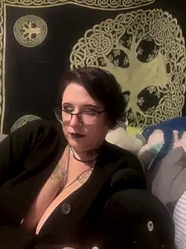 Snapshot of Harleesinn chatting on 10-07-25, 08:00 Harleesinn online show from 10-07-25, 08:00