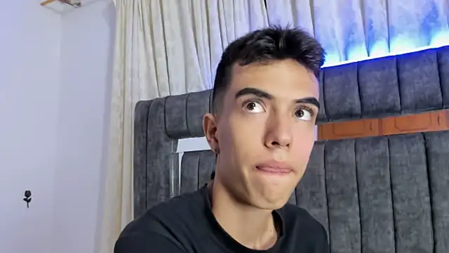 Snapshot of dylan_202520_ chatting on 09-25-25, 11:25 dylan 202520 online show from 09-25-25, 11:25