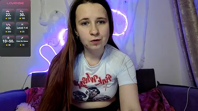 Snapshot of _Linett_ chatting on 11-02-25, 06:32  Linett  online show from 11-02-25, 06:32