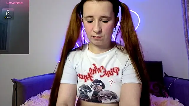 Snapshot of _Linett_ chatting on 11-03-25, 08:21  Linett  online show from 11-03-25, 08:21