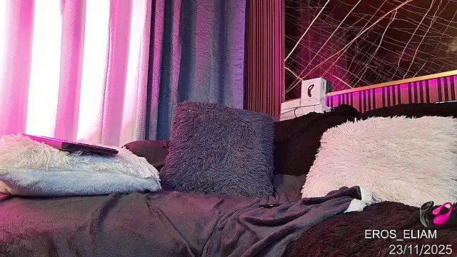 Snapshot of eroseliam chatting on 11-23-25, 07:13 eroseliam online show from 11-23-25, 07:13