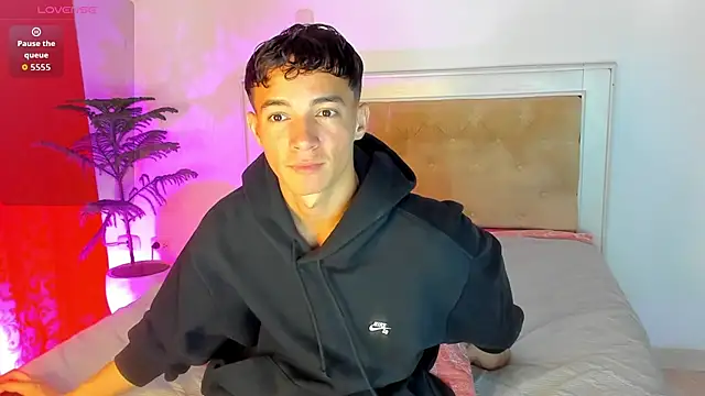 Snapshot of eroseliam chatting on 03-01-26, 02:57 eroseliam online show from 03-01-26, 02:57