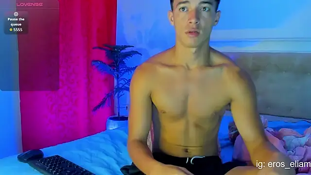 Snapshot of eroseliam chatting on 03-31-26, 02:06 eroseliam online show from 03-31-26, 02:06