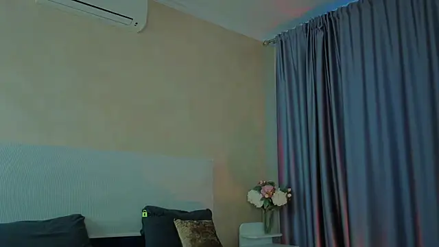Snapshot of _sophielov chatting on 05-16-26, 02:41 sophielov online show from 05-16-26, 02:41