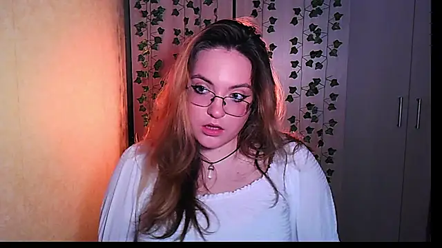 Snapshot of ZayaRush chatting on 10-12-25, 11:31 ZayaRush online show from 10-12-25, 11:31