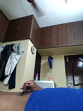 Snapshot of Hokerdick chatting on 10-25-25, 05:26 Hokerdick online show from 10-25-25, 05:26