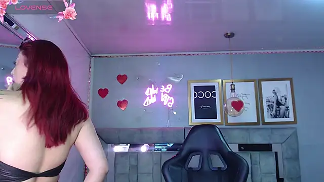 Red Bunny v online show from 04-12-26, 01:38