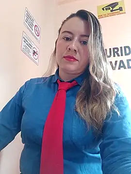 Snapshot of Hannah-colx chatting on 04-27-26, 01:20 Hannah-colx online show from 04-27-26, 01:20