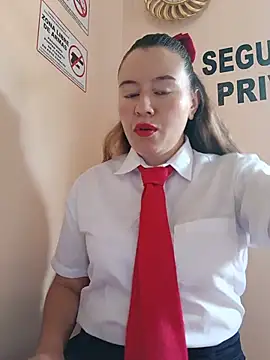 Snapshot of Hannah-colx chatting on 05-15-26, 03:30 Hannah-colx online show from 05-15-26, 03:30