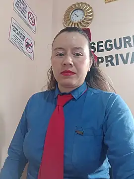 Snapshot of Hannah-colx chatting on 05-17-26, 03:52 Hannah-colx online show from 05-17-26, 03:52
