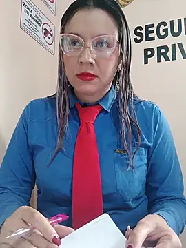 Snapshot of Hannah-colx chatting on 05-18-26, 02:23 Hannah-colx online show from 05-18-26, 02:23