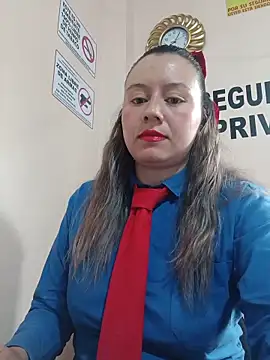 Snapshot of Hannah-colx chatting on 05-19-26, 01:06 Hannah-colx online show from 05-19-26, 01:06