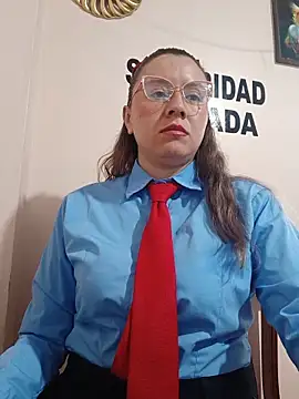 Snapshot of Hannah-colx chatting on 05-21-26, 01:07 Hannah-colx online show from 05-21-26, 01:07