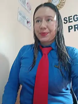 Snapshot of Hannah-colx chatting on 05-25-26, 02:12 Hannah-colx online show from 05-25-26, 02:12