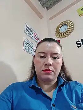 Snapshot of Hannah-colx chatting on 05-26-26, 01:29 Hannah-colx online show from 05-26-26, 01:29