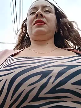 Snapshot of Hannah-colx chatting on 06-22-26, 02:14 Hannah-colx online show from 06-22-26, 02:14
