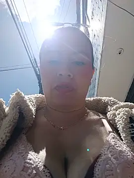 Snapshot of Hannah-colx chatting on 06-23-26, 03:32 Hannah-colx online show from 06-23-26, 03:32