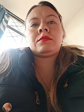 Snapshot of Hannah-colx chatting on 06-29-26, 05:35 Hannah-colx online show from 06-29-26, 05:35