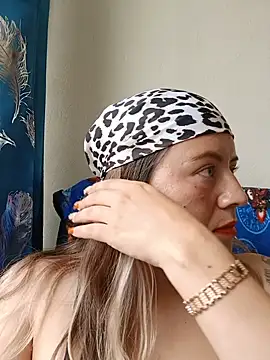 Snapshot of Hannah-colx chatting on 07-03-26, 04:02 Hannah-colx online show from 07-03-26, 04:02