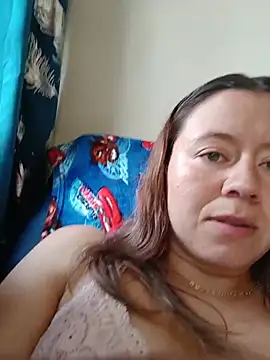 Snapshot of Hannah-colx chatting on 07-04-26, 04:02 Hannah-colx online show from 07-04-26, 04:02