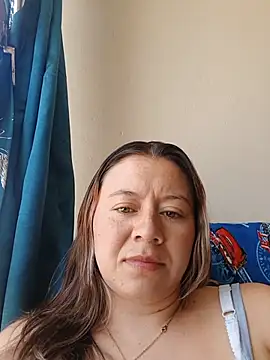 Snapshot of Hannah-colx chatting on 07-06-26, 03:14 Hannah-colx online show from 07-06-26, 03:14