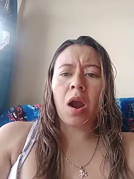 Snapshot of Hannah-colx chatting on 07-07-26, 04:11 Hannah-colx online show from 07-07-26, 04:11