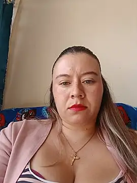 Snapshot of Hannah-colx chatting on 07-21-26, 02:08 Hannah-colx online show from 07-21-26, 02:08
