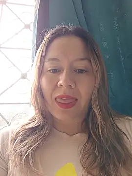 Snapshot of Hannah-colx chatting on 07-22-26, 04:43 Hannah-colx online show from 07-22-26, 04:43