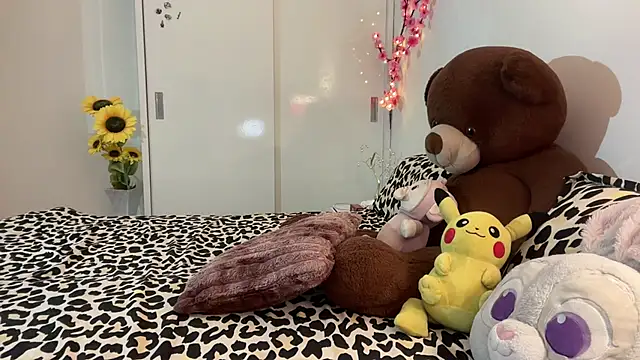 fairy hot  online show from 05-19-26, 07:42
