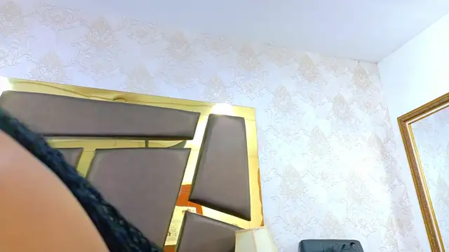 EmilieLake online show from 03-04-26, 07:42