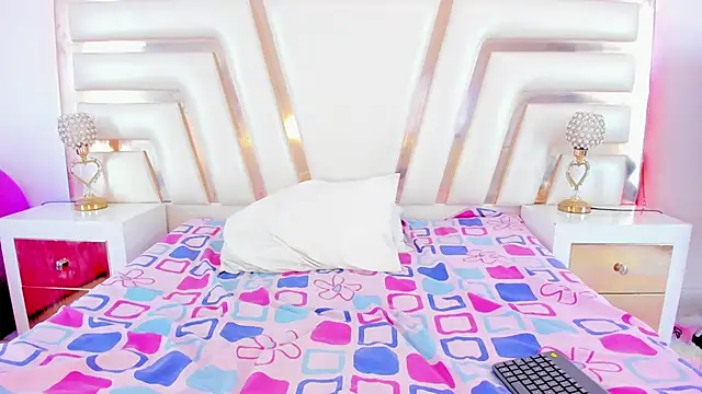 SulyClarck online show from 10-04-25, 02:26