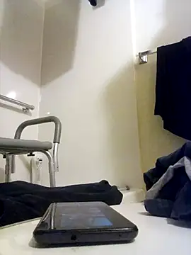 jizzyglizzy92 online show from 02-28-26, 01:23