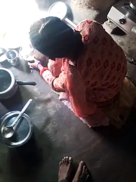 Snapshot of parmila203 chatting on 02-07-26, 02:15 parmila203 online show from 02-07-26, 02:15