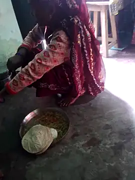 Snapshot of parmila203 chatting on 02-08-26, 02:37 parmila203 online show from 02-08-26, 02:37