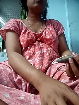 Snapshot of Sofiya_jams chatting on 01-13-26, 06:35 Sofiya jams online show from 01-13-26, 06:35