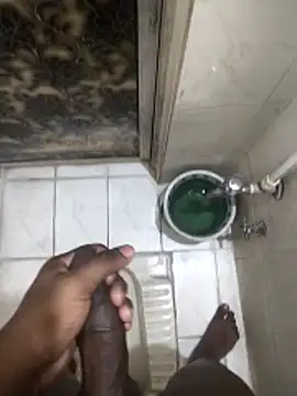 Snapshot of Leon_hot33 chatting on 03-26-26, 10:15 Leon hot33 online show from 03-26-26, 10:15